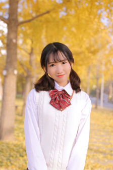 美女张开腿让触手了一夜动漫